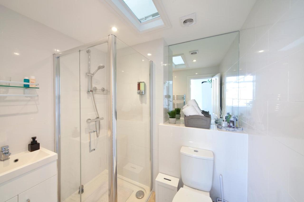 Beachfront Compact Coastal Crib, Direct Sea Views & Air Conditioning Littlestone-on-Sea Екстер'єр фото