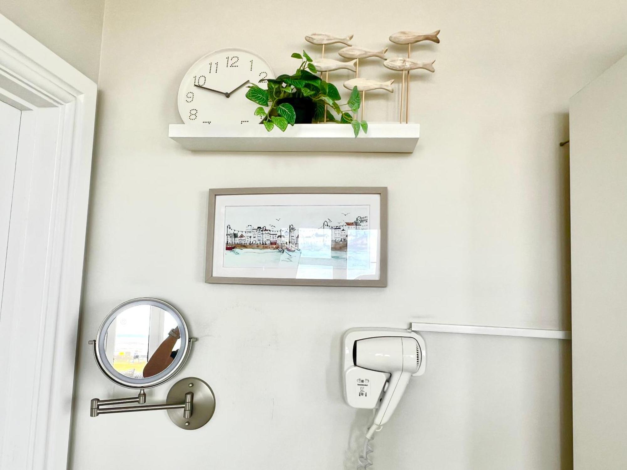 Beachfront Compact Coastal Crib, Direct Sea Views & Air Conditioning Littlestone-on-Sea Екстер'єр фото